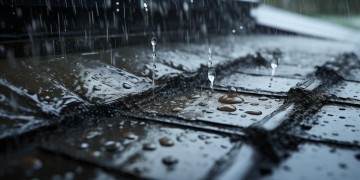 下雨漏雨到底归物业管吗？