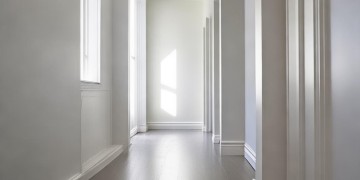 物业楼道刷白用什么材料好呢？